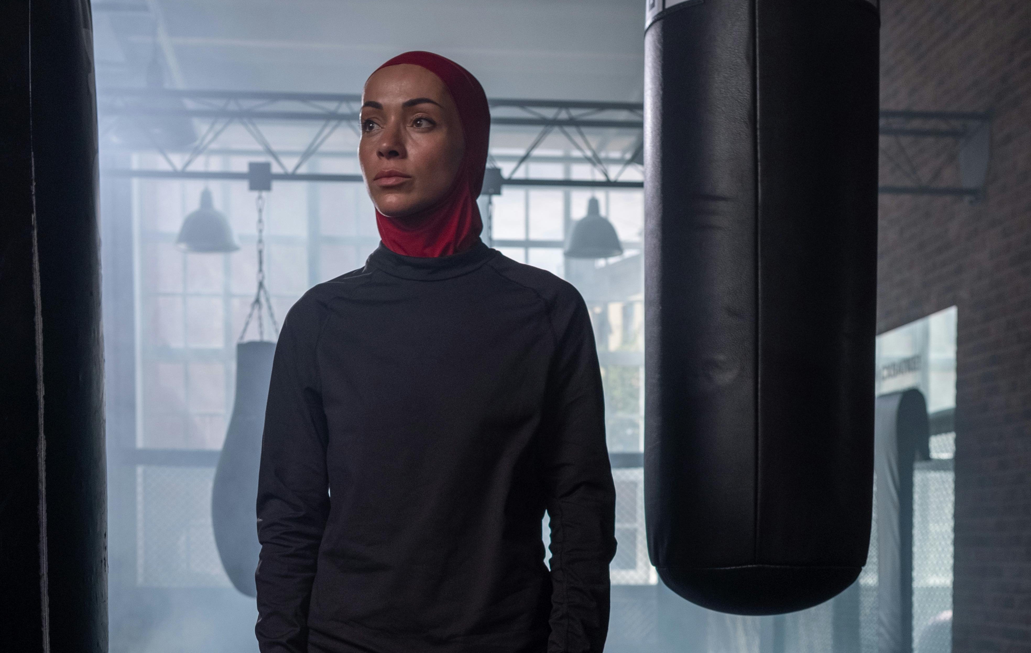 Fit durch den Dezember: Winter-Workouts mit atmungsaktiven Hijabs