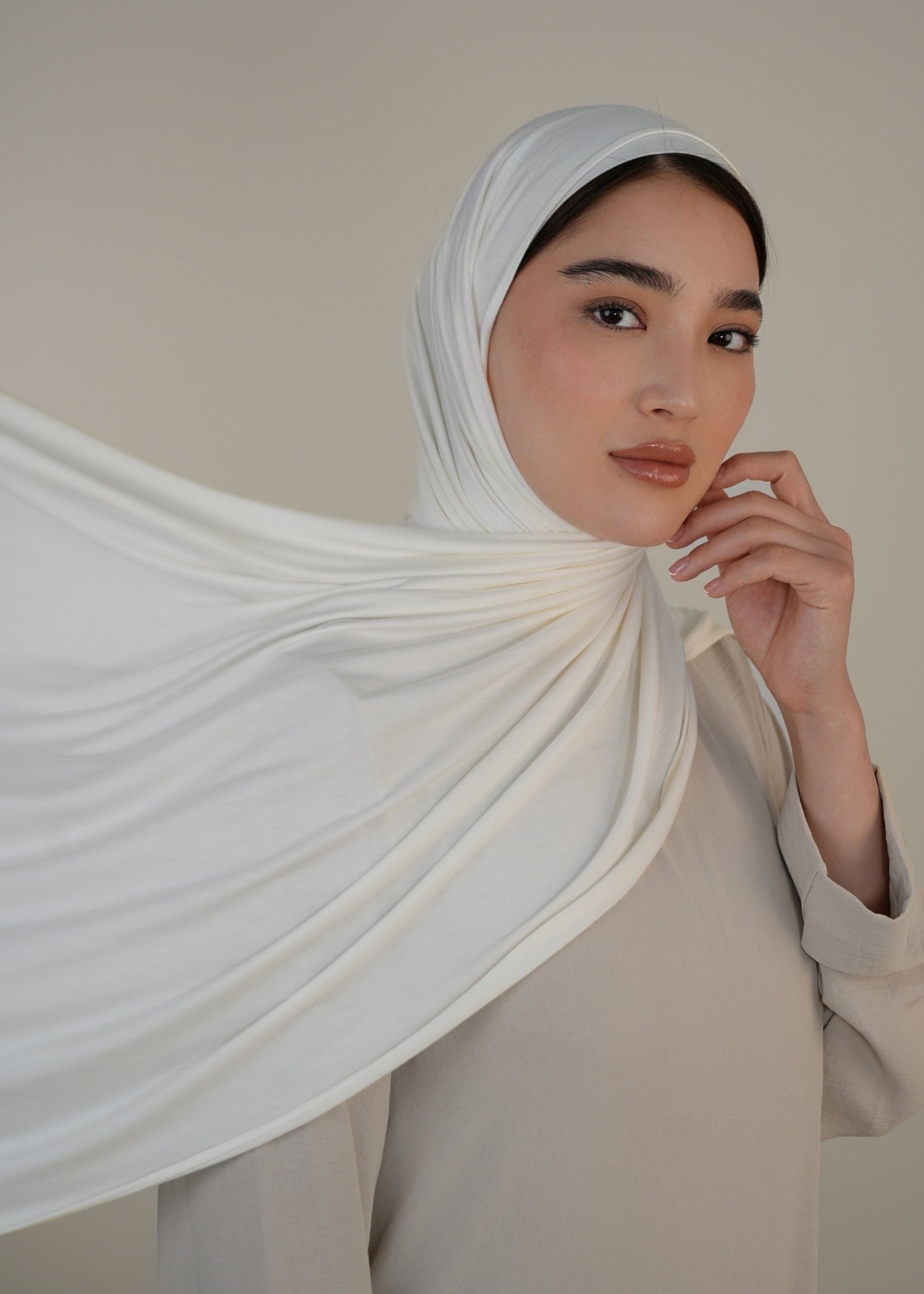 02 Dubai White Jersey Bundle