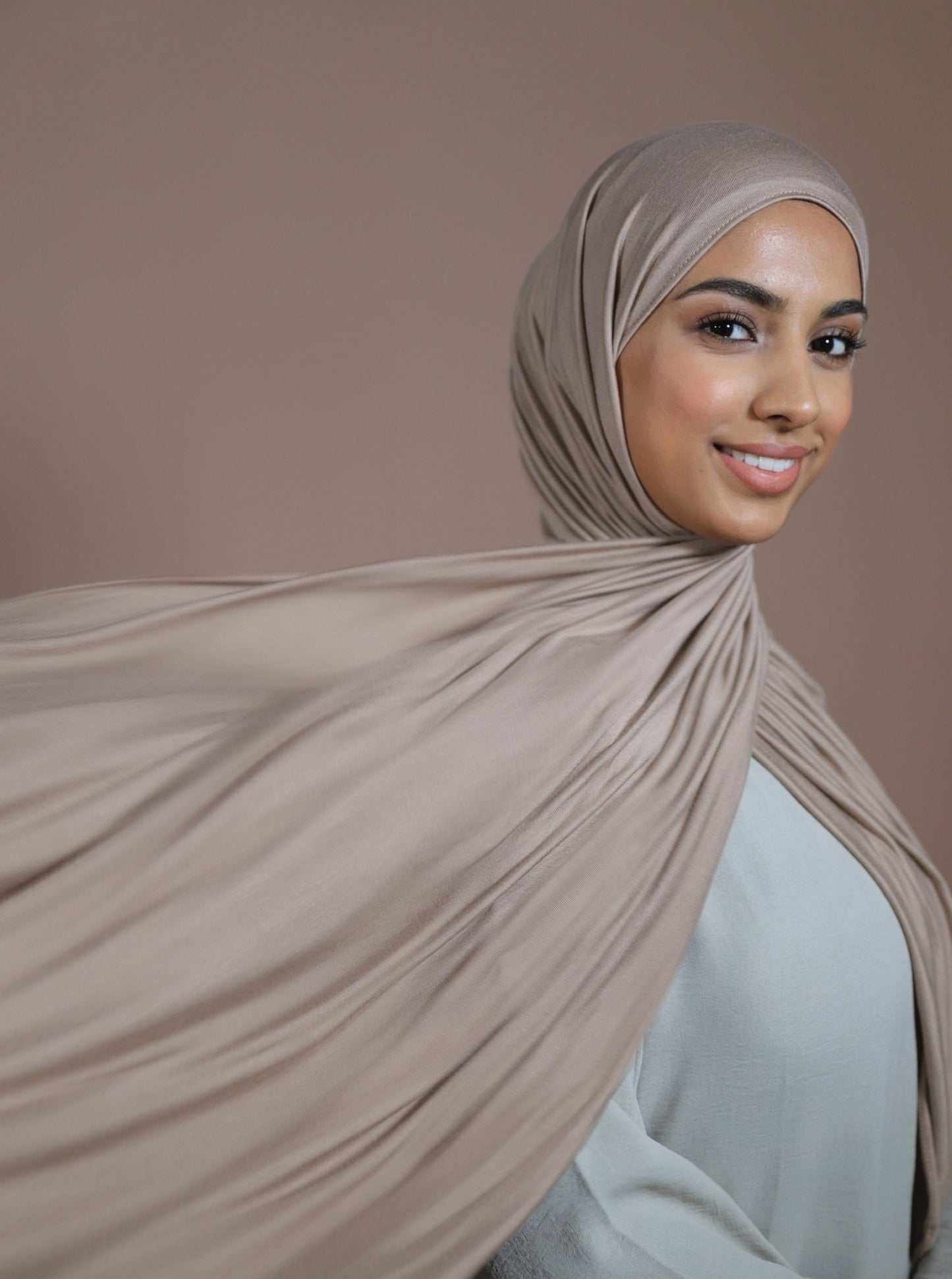 *NEU* Premium Jersey Hijab - Abu Dhabi *NEU*