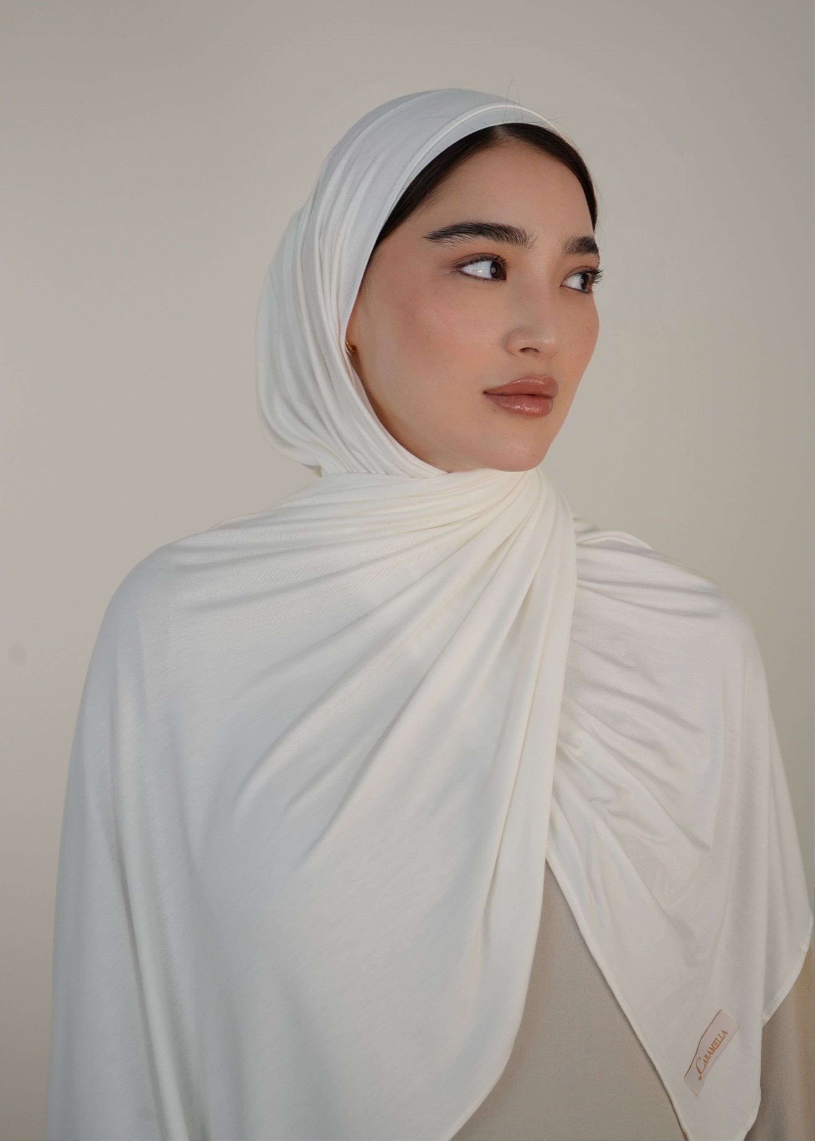 05 Dubai White Jersey Bundle