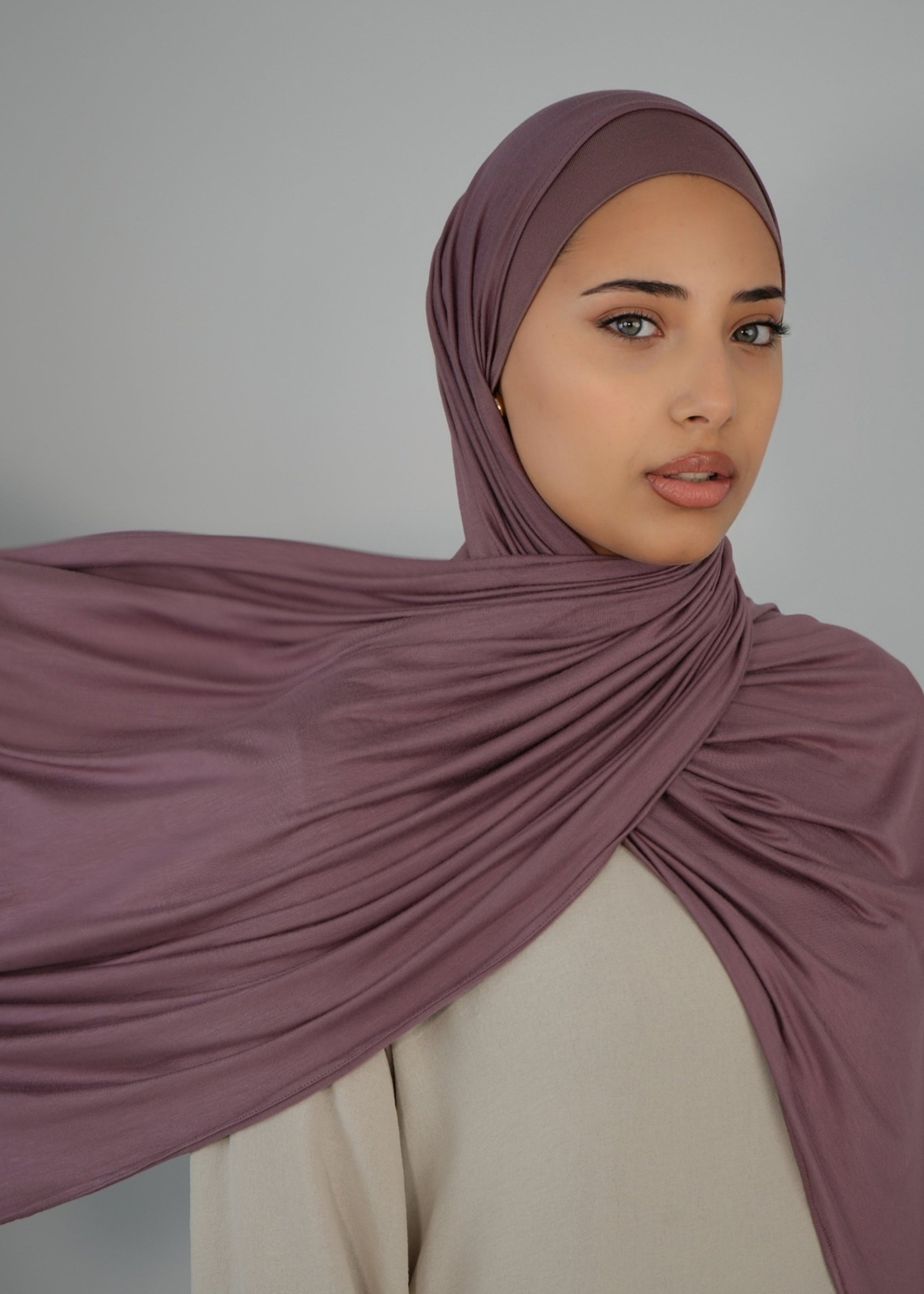 Violette Rose Bundle - Premium Jersey Hijab mit matchendem Jersey Schlauch-Bone