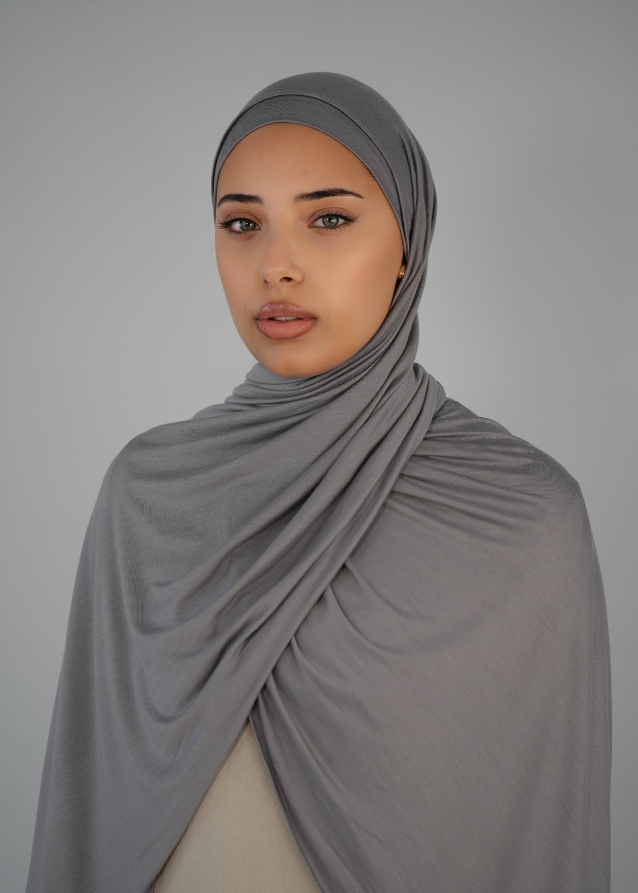 Light Grey Bundle - Premium Jersey Hijab mit matchendem Jersey Bone